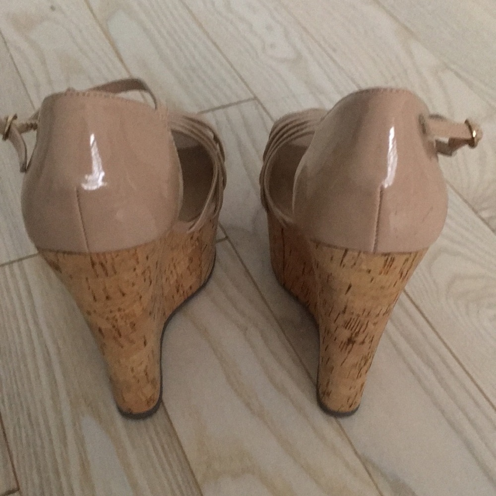 Host Pick🎉Steve Madden NudePatent Greatful Wedges - Picture 6 of 6